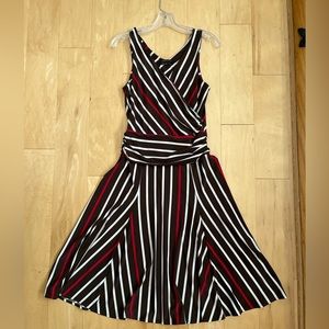 BCBGMAXAZRIA Dress
Chocolate, red and white striped sleeveless dress